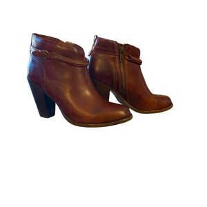 FRYE Jenny Seam Short Equestrian Inspired Booties Cognac Color